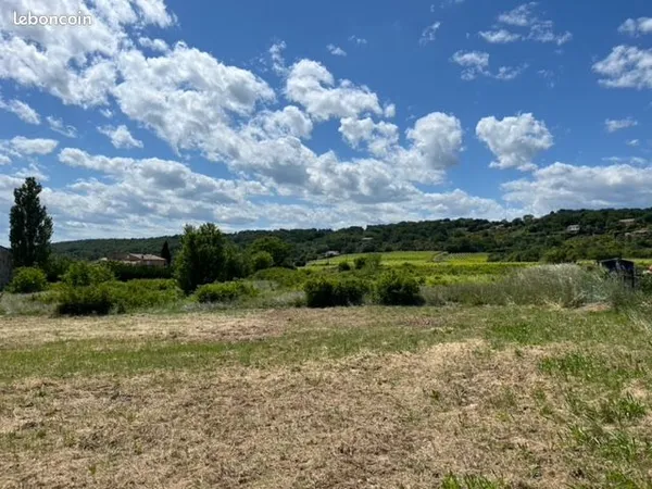 Terrain viabilisé de 200 m2 à ST MARCEL D'ARDECHE