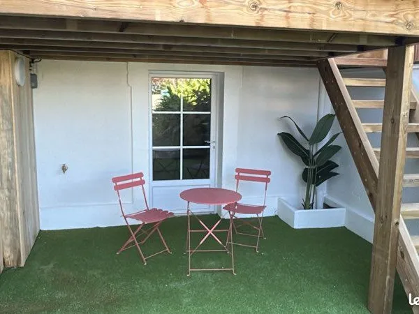 Royan centre, maison de 92m2 rénovée (DPE B) avec terrasse et jardin privatif