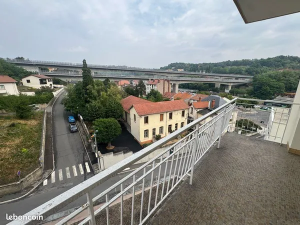 T2 avec balcon terrenoire