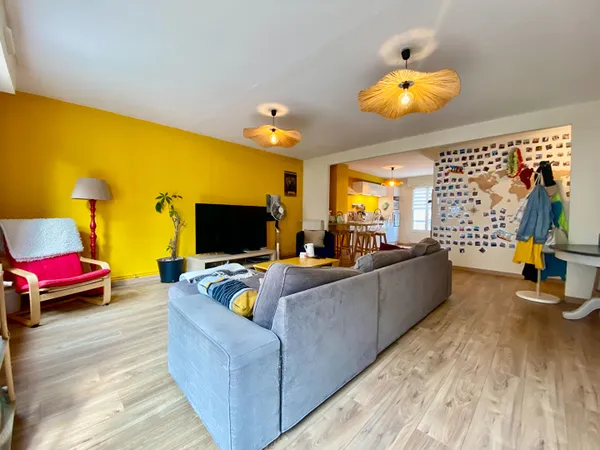 A VENDRE DINAN APPARTEMENT DE TYPE 4, 3 CHAMBRES BALCON ET STATIONNEMENT PRIVATIF