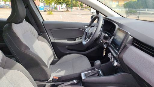 Renault Clio 1.6 E-Tech 140 Hybride BVA6 - Evolution – 2024 – 27580 km – Hybride essence – Boîte Automatique — photo 10