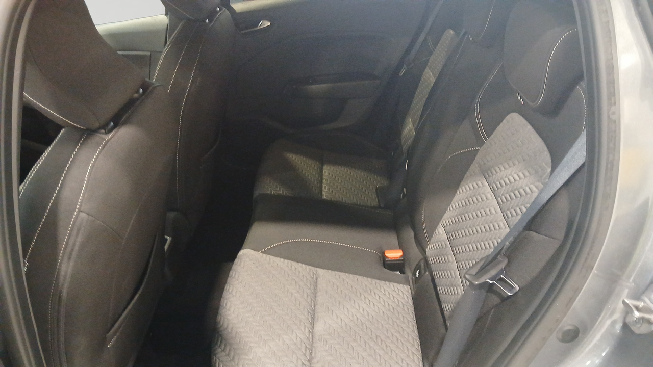 Renault Clio E-Tech full hybrid 145 — photo 12