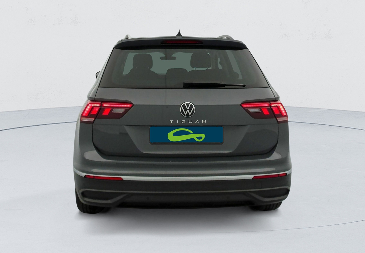 Volkswagen Tiguan — photo 4