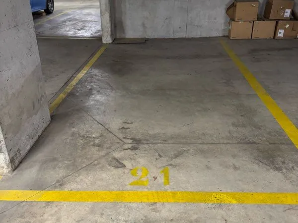Place de parking sécurisée en sous-sol - Résidence fermée 2 rue Galilée 92160 Antony