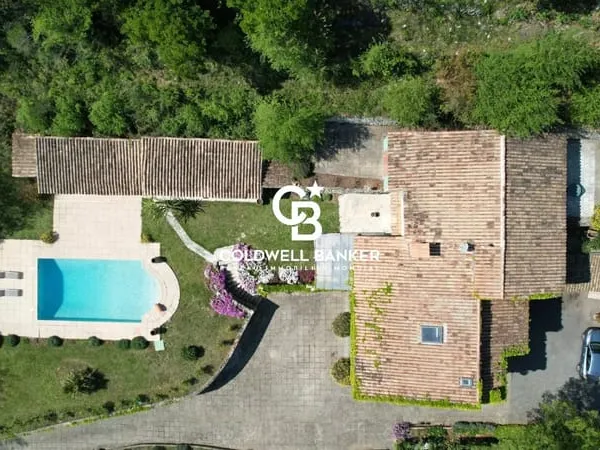 GRANDE VILLA PROVENCALE AVEC PISCINE ET VUES PANORAMIQUES
