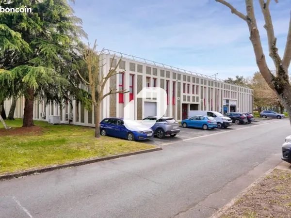 Local d'activité 2 301 m²