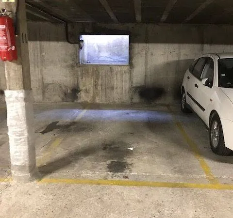 Parking 13 m²