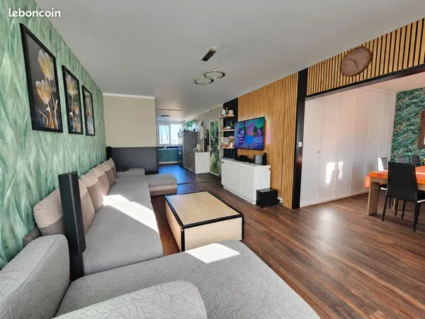T5 108m² traversant Saint-Etienne quartier La Métare Le Portail Rouge Fauriel 90 000