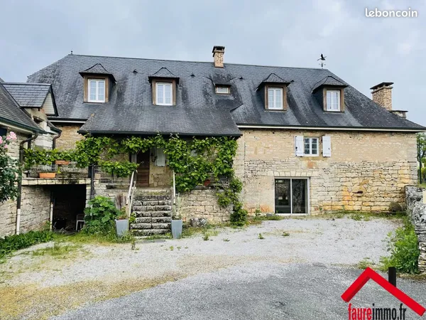 Maison 9 pièces 216 m²