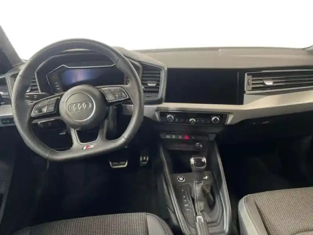 Audi A1 35 tfsi 150 ch s tronic 7 s line plus — photo 8