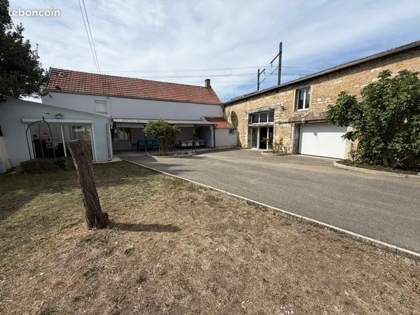 Maison 140 m² - 4 chambres - Grand jardin + 220 m² de dépendances - Dijon Université