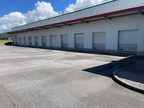 Local d'activité 2800 m²