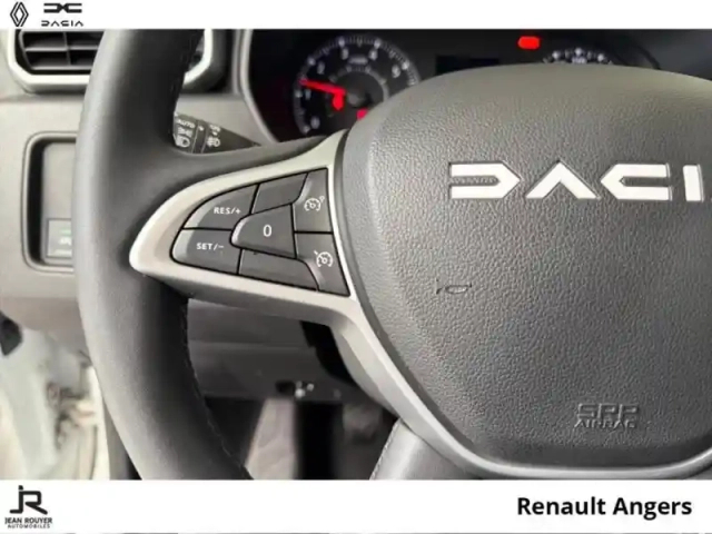 Dacia Duster 1.0 eco-g 100ch  journey + 4x2 — photo 15
