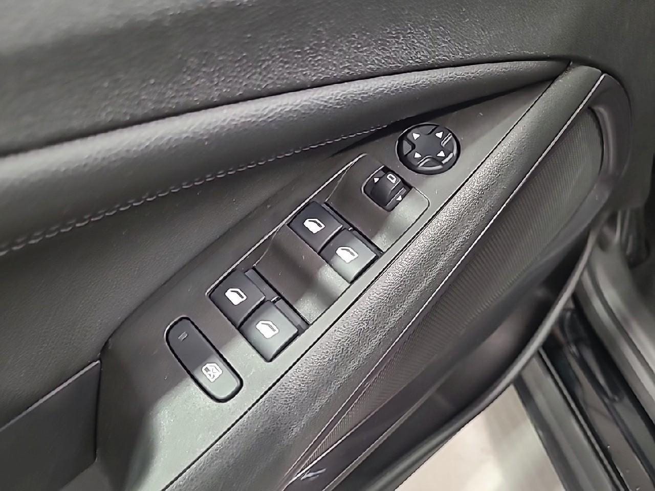 Opel Crossland 1.2 turbo 110 ch bvm6 elegance — photo 20