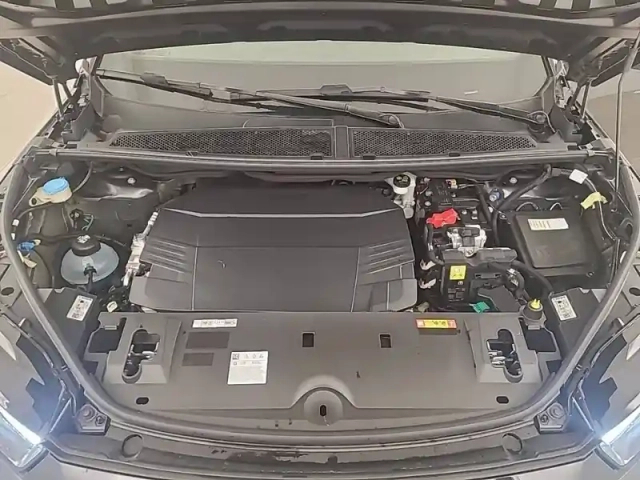 Peugeot 5008 electrique 210 ch 73 kwh — photo 26