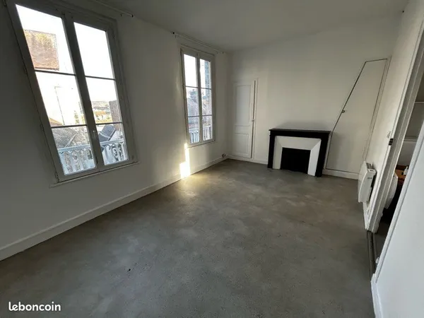 Appartement F1 pacy sur Eure