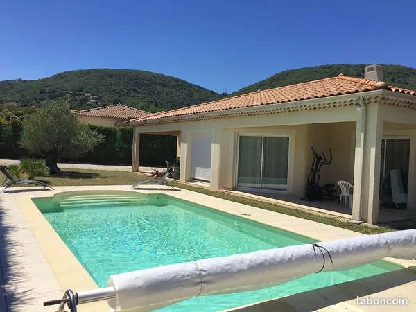 Belle maison récente de plain-pied, SAINT GEORGES LES BAINS, en briques monomurs, 124m2, piscine