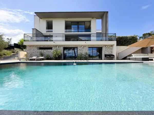 VILLA AVEC PISCINE - PLAGE À PIED - MARE E SOLE