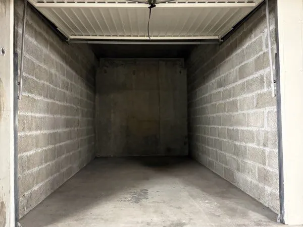 Loue Garage / Box fermé