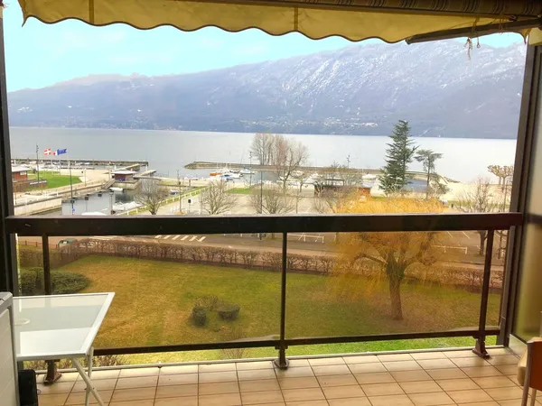RARE - T2 avec terrasse dominant le lac du Bourget