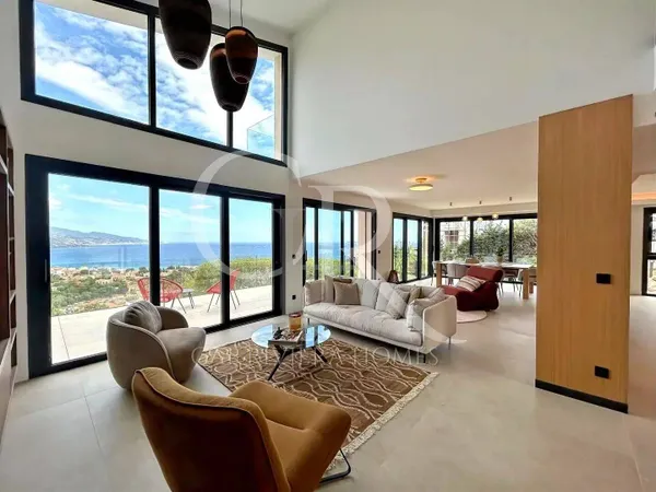 Villa 8 pièces 280 m²