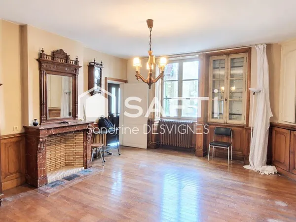 Ensemble de deux maisons-250 m2 habitables.