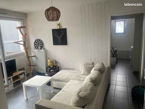 T2 Jolimont avec balcon et parking