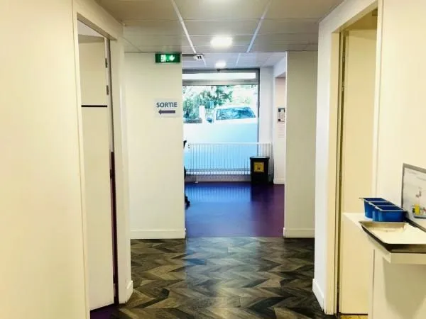 Local commercial 268 m²