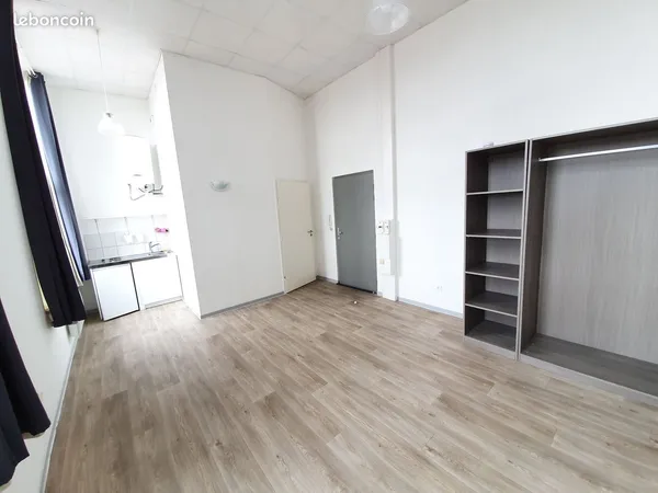 COLMAR PROCHE CENTRE-IUT / Studio 24 m2 au 2ème étage