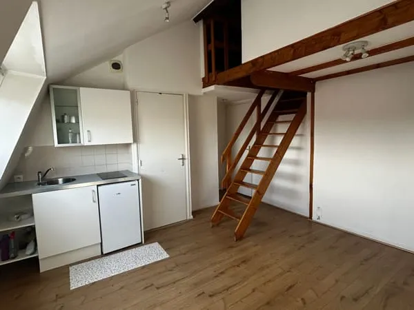 VAUBAN ESQUERMES - STUDIO AVEC MEZZANINE - RUE D'ESQUERMES