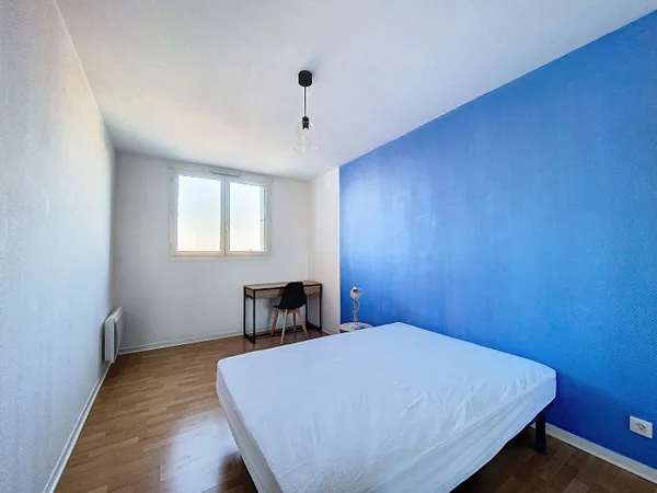 Chambre de service 1 pièce 13 m²