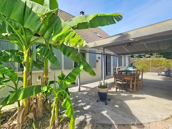 Maison 8 pièces 180m² avec double garage à Ste Colombe