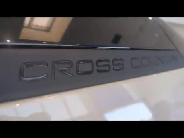 Volvo Ex30 cross country p5 long range 272ch 69kwh ultra — photo 15