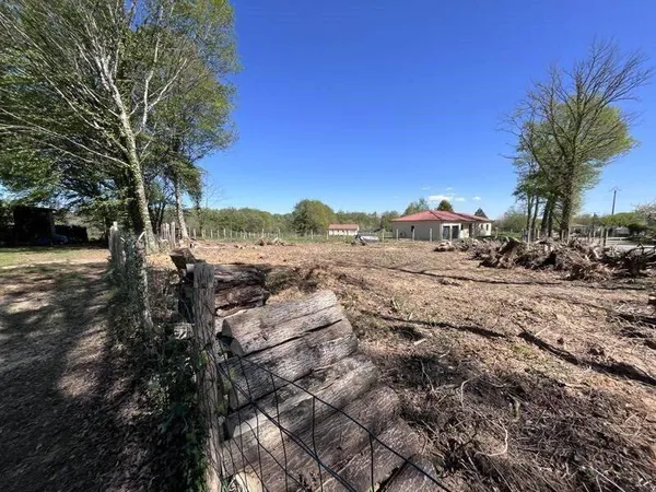Terrain constructible 854 m²