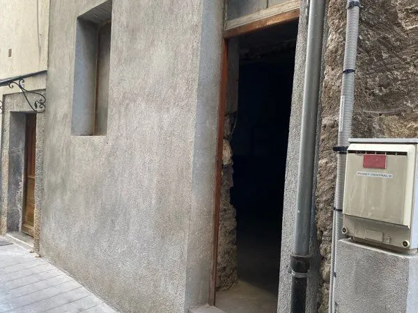 Location cave