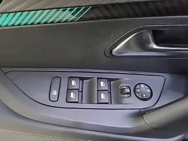 Peugeot 2008 bluehdi 130 s&amp;s eat8 — photo 30