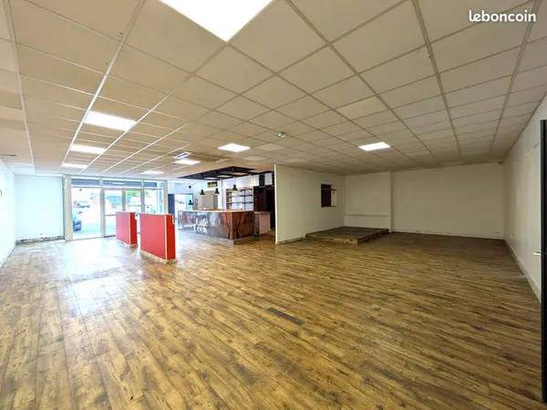 Local commercial 400 m² Fougères