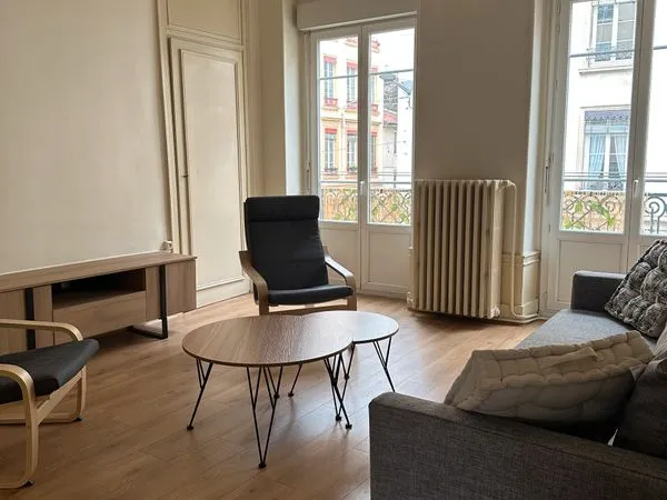 App. Meublé 2 pièces 65 m2, 1er étage, rue de Marseille - Lyon 69007
