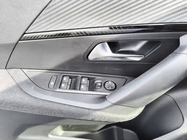 Peugeot 2008 hybrid 110 e-dcs6 — photo 39