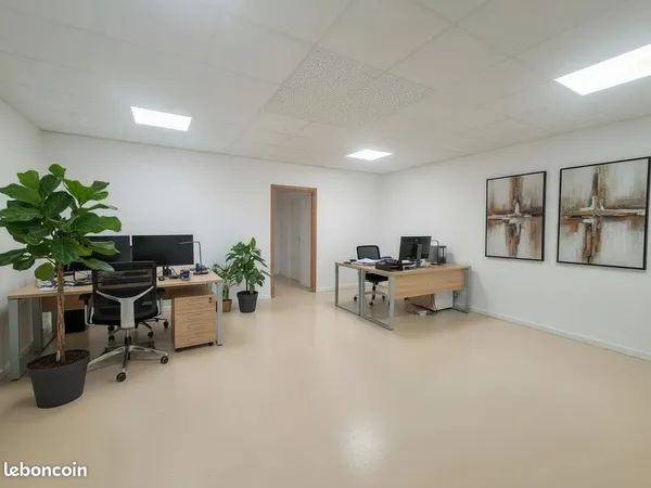 Local professionnel 4 pièces 66 m² Tours