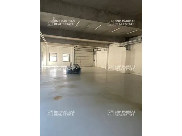 Local d'activité 321 m²