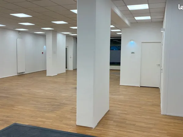Local commercial 143m2 TOURS CENTRE