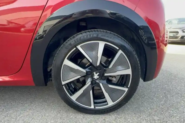 Peugeot 208 electrique 50 kwh 136ch — photo 27