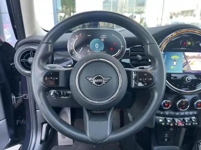 Mini Mini 5 portes cooper 136ch edition premium plus bva7 — photo 6