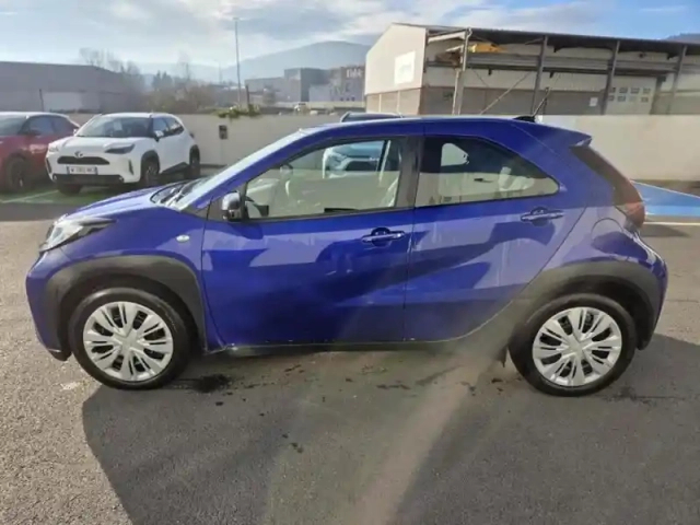 Toyota Aygo x 1.0 vvt-i 72ch dynamic my23 — photo 8