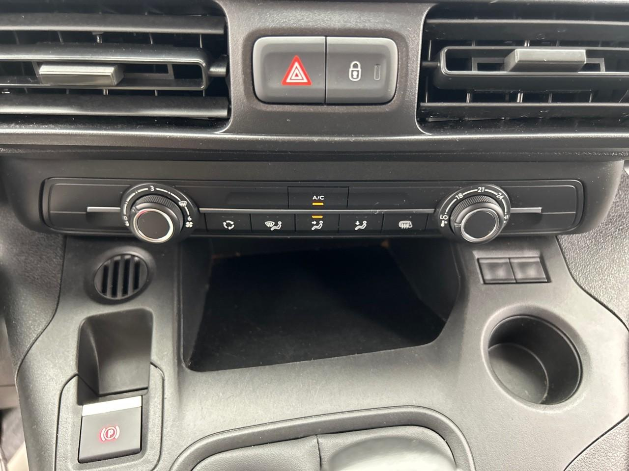 Citroën Berlingo van m 650 bluehdi 75 s&s bvm5 club — photo 23