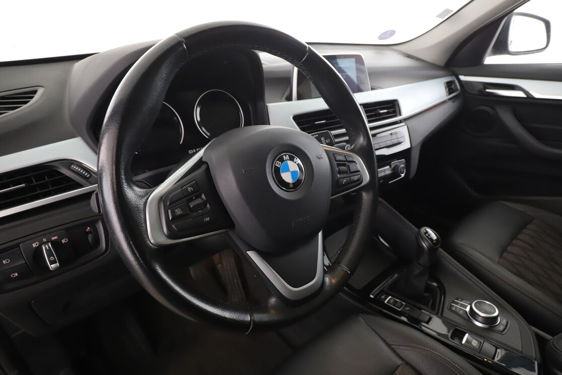 BMW X1 sDrive18i xLine — photo 10