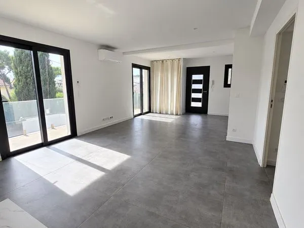 Le Cannet, 4P 74.09m² Vide Climatisé 1er ét. 2 Pk, Terrasse 60m² , Au calme