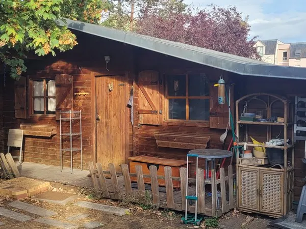 Petite maison de jardin indépendante de 21 m² en plein centre-ville de Palaiseau