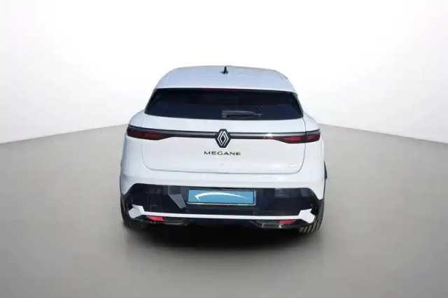 Renault Megane e-tech ev40 130ch standard charge — photo 4